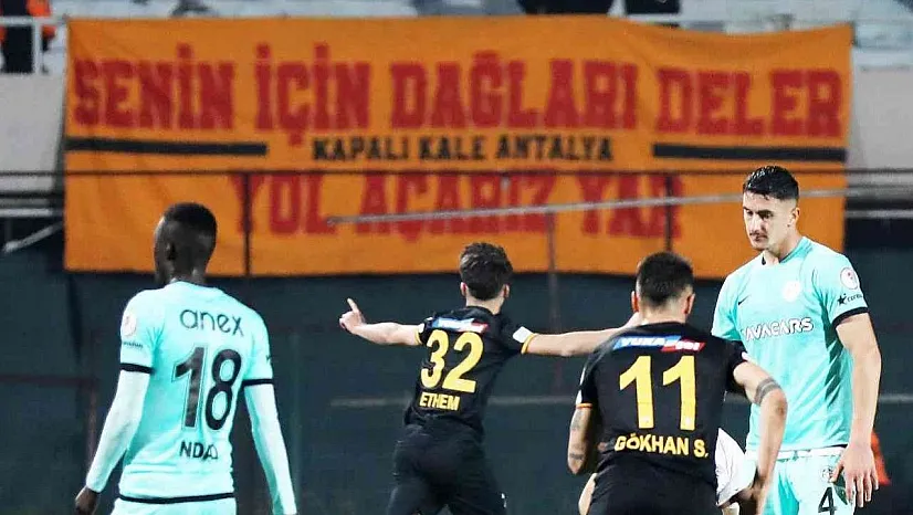 İlk golünü attı