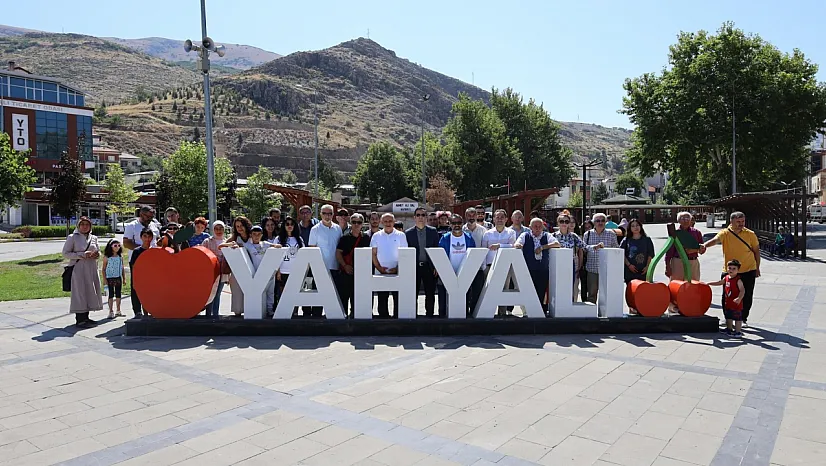 Gazeteciler Kapuzbaşı Şelalesi'ni gezdi