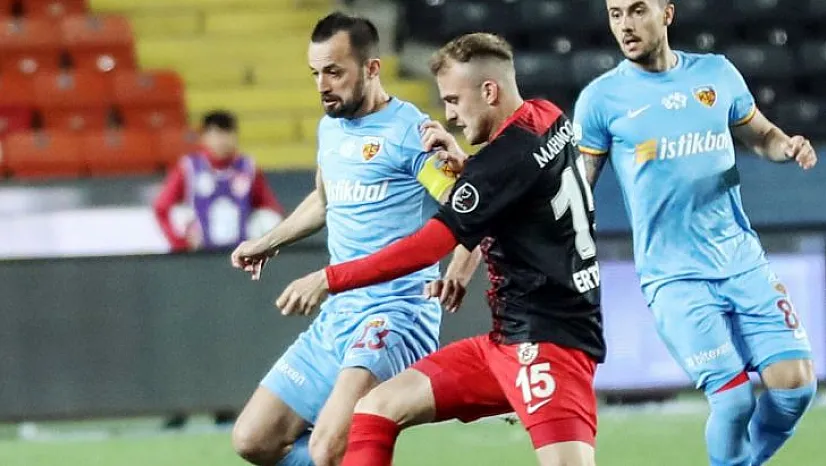 Gol sonrasında sevinmedi