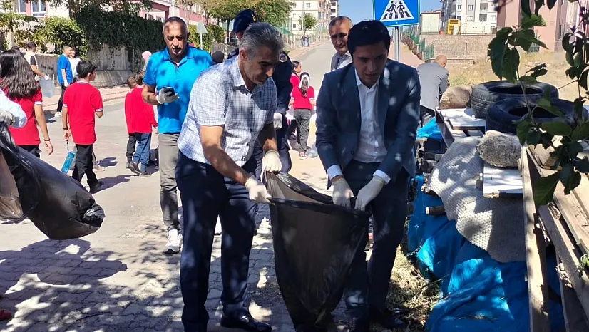 6 bin öğrenciyle temizlik operasyonu