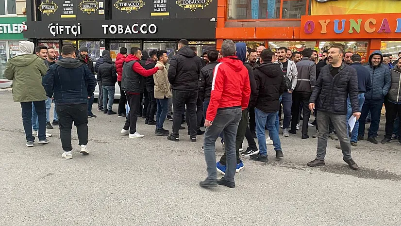 İşçiler sendika yönetimine 'haklarını aramadıkları' gerekçesiyle kazan kaldırdı