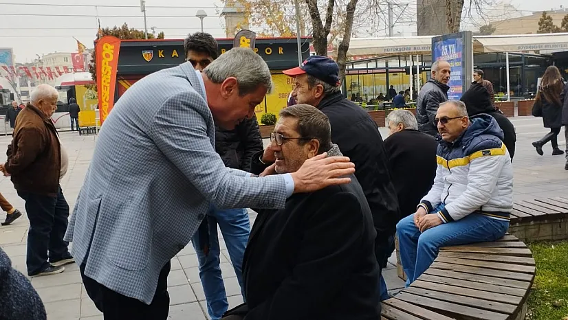 İYİ Partili Yücel, simit ikram etti, dert dinledi!