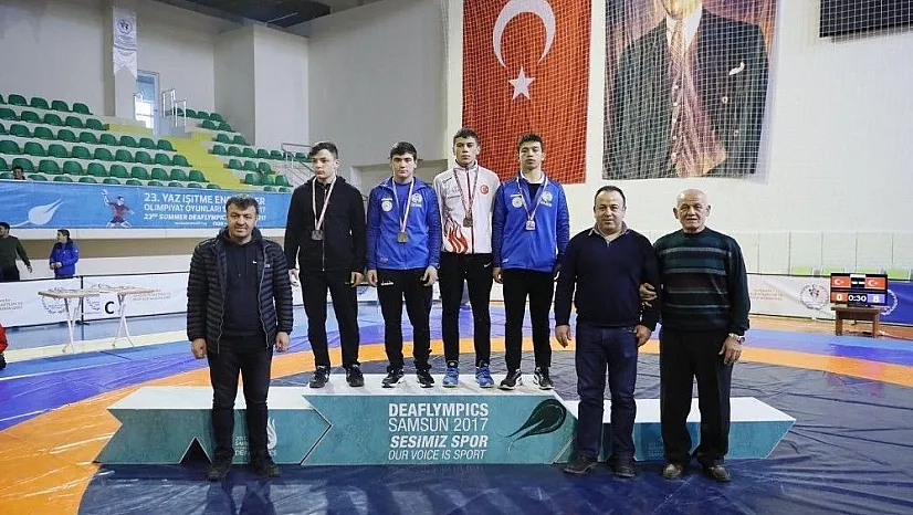 Kayserili Pehlivanlar Samsun'dan madalyalarla döndü