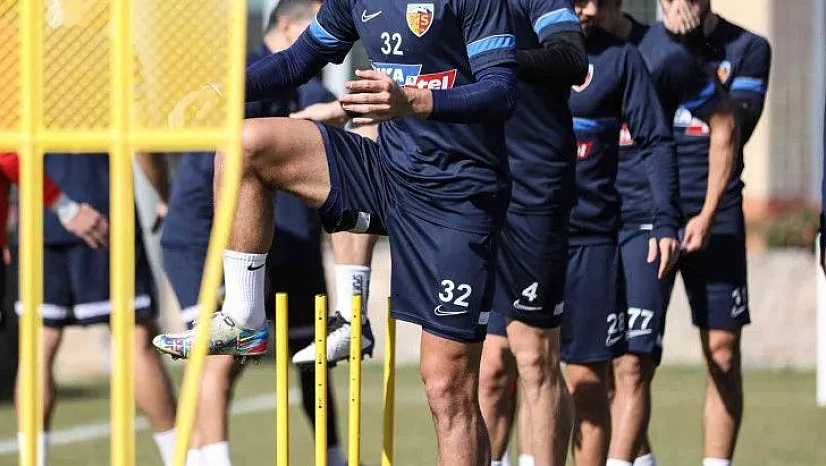 Kayserispor, sise takıldı