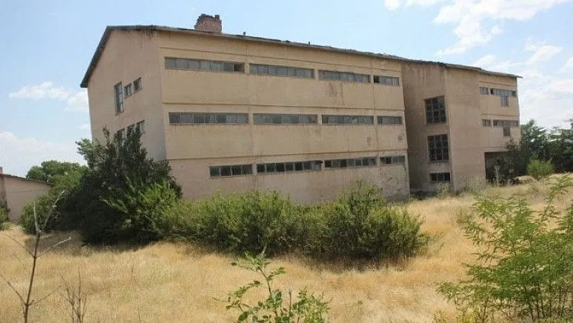 'Köylülerin okul arsası olarak bağışladığı' arazi, villa parseline dönüştürülüyor?