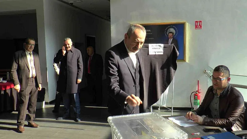 Gülsoy, istifa edenlerle ilgili konuştu: Önümüze bakıyoruz...