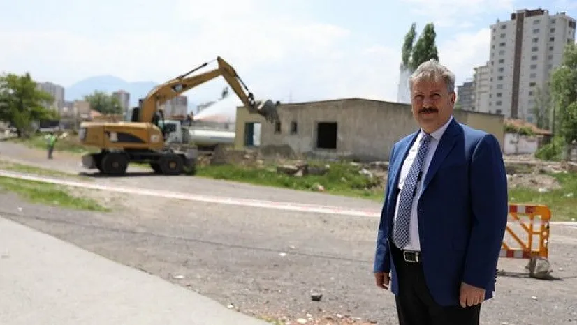 Melikgazi'de 600' e yakın yapı yıkıldı