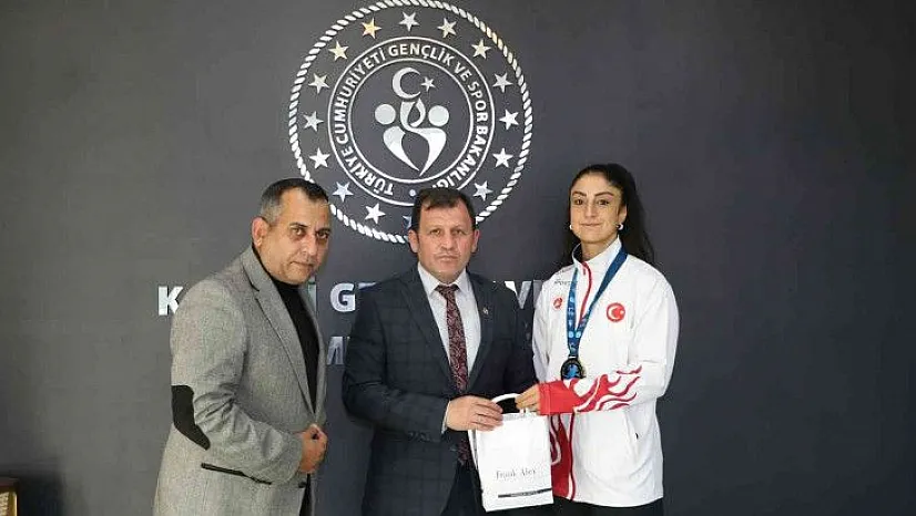 Mensure Karadayı, Kick Boks'ta Dünya üçüncüsü oldu
