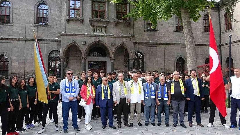 Mezun olamayan liseli şehitler okullarında anıldı