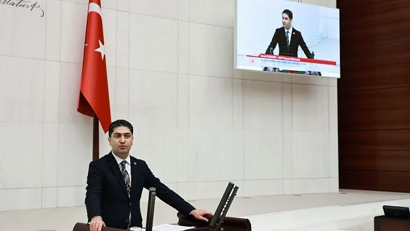 Özdemir: 'Para ve silaha karşı galip gelebilecek olan, insanlığın bizatihi kendisidir'