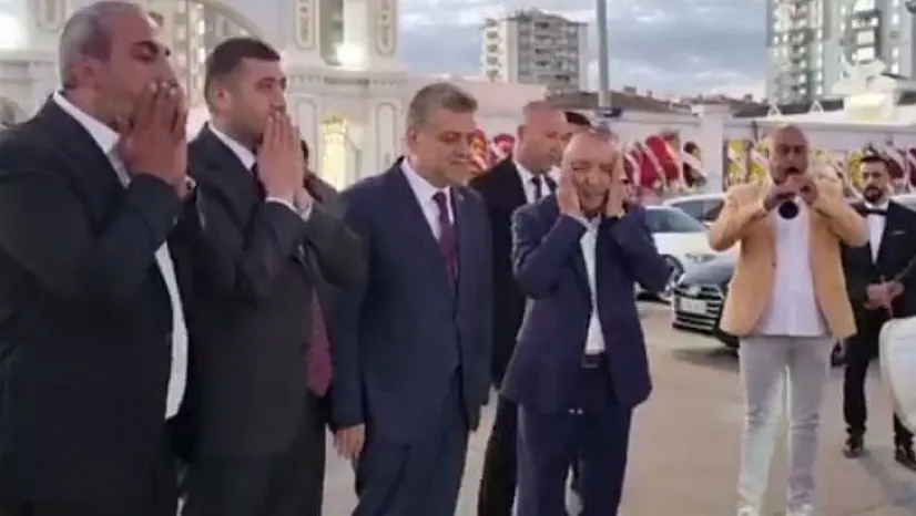 Mustafa Tokgöz'den Baki Ersoy'a sürpriz karşılama