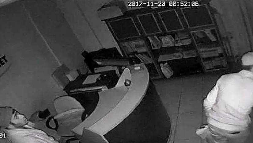 Önce kamyonu daha sonra çelik kasayı çaldılar