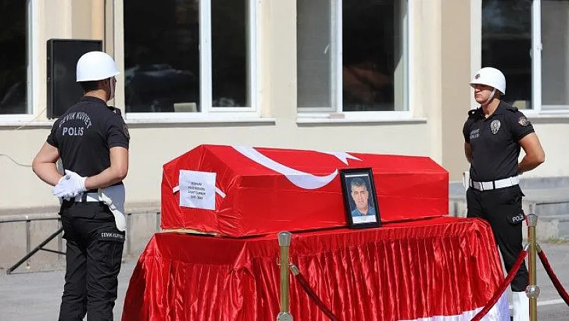 Polis memuru kalbine yenildi