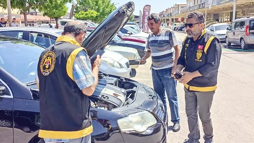 Polis, oto pazarı ve galericileri denetledi