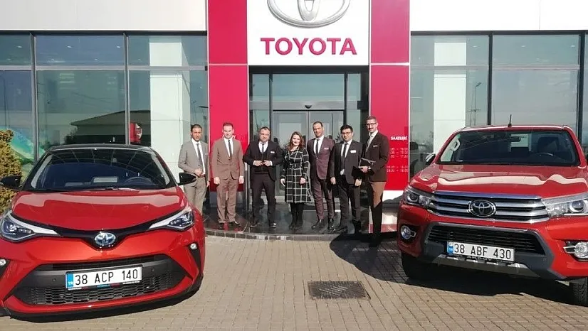 Sıfır araç alacaklar, Toyota Plaza Aksoy'da 31 Mart'a kadar finans kampanyasından faydalanabilecek