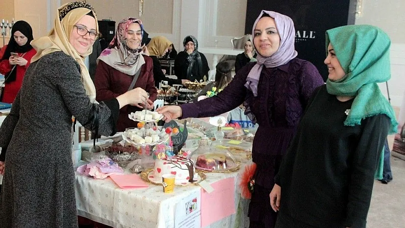 Sosyal medya fenomenleri alışveriş festivaliyle müşterileriyle buluştu