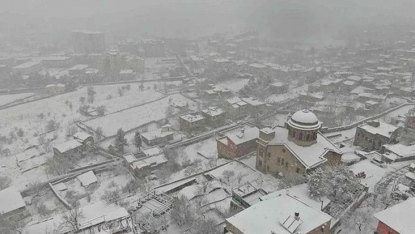 Talas'ta kar manzaraları...