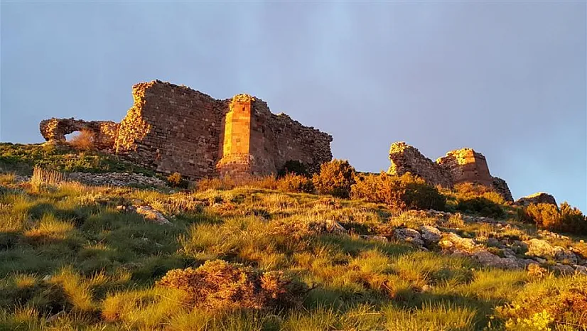 Tarihin kuşbakışı izleri ve büyüleyici doğa manzarasıyla ziyaretçilerini bekliyor