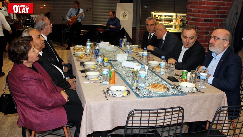 Taş Mektepli Emekli Öğretmenler Buluştu