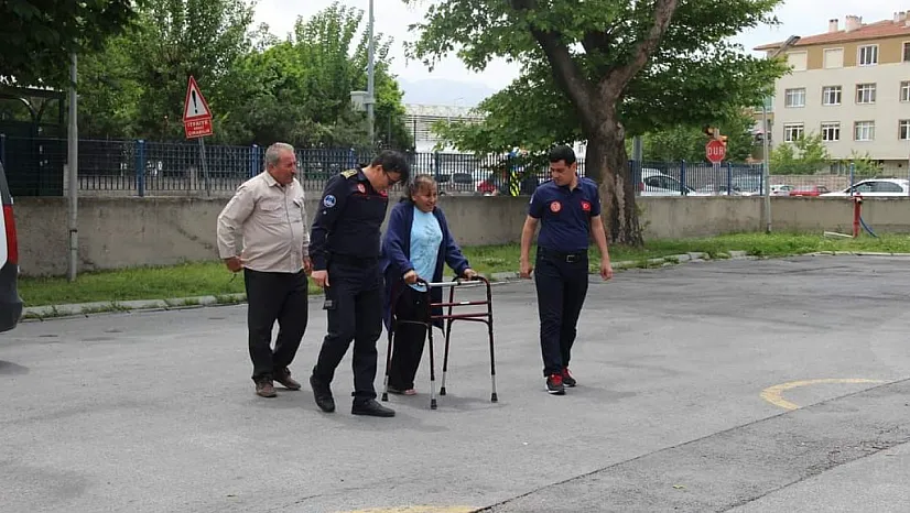 Depremzede çiftten Kayseri İtfaiyesine anlamlı ziyaret...