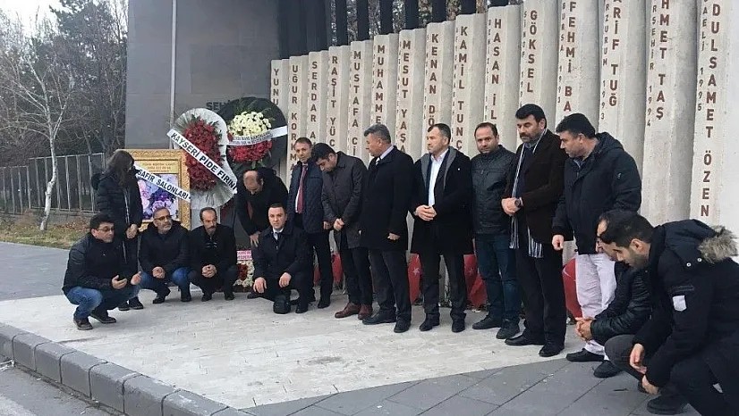 Türk Metal Sendikası Şehit Komandolar Durağını ziyaret etti