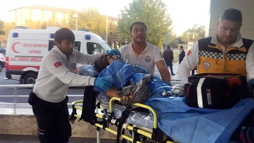 Uzaklaştırma kararı bulunan koca eşine kurşun yağdırdı