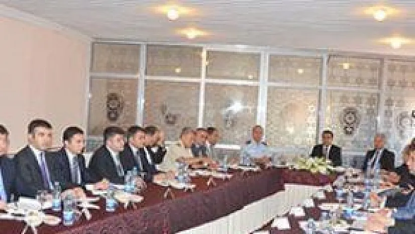 VALİ DÜZGÜN BAŞKANLIĞI'NDA SEÇİM GÜVENLİĞİ TOPLANTISI YAPILDI