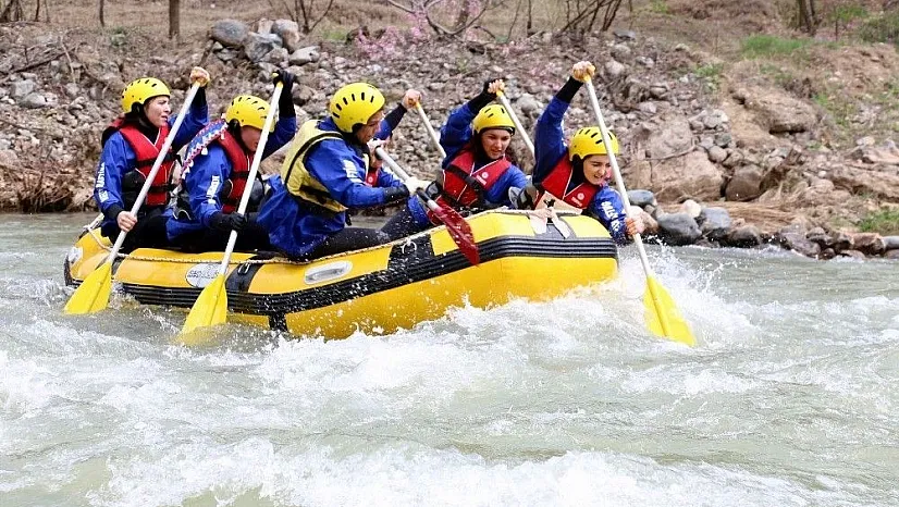 Yahyalı'da rafting rüzgarı esti
