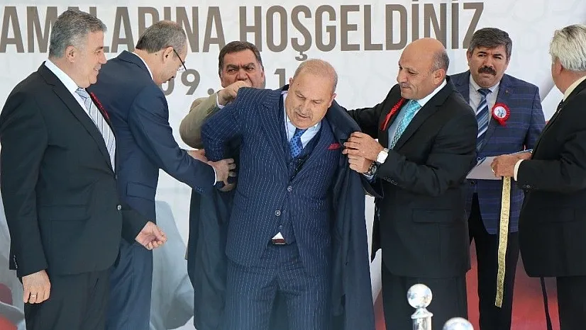 Yılın ahisine kaftanı giydirildi