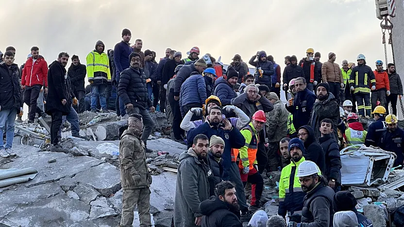 Üçüncü gün: Can kaybı 6 bin 234'e ulaştı!