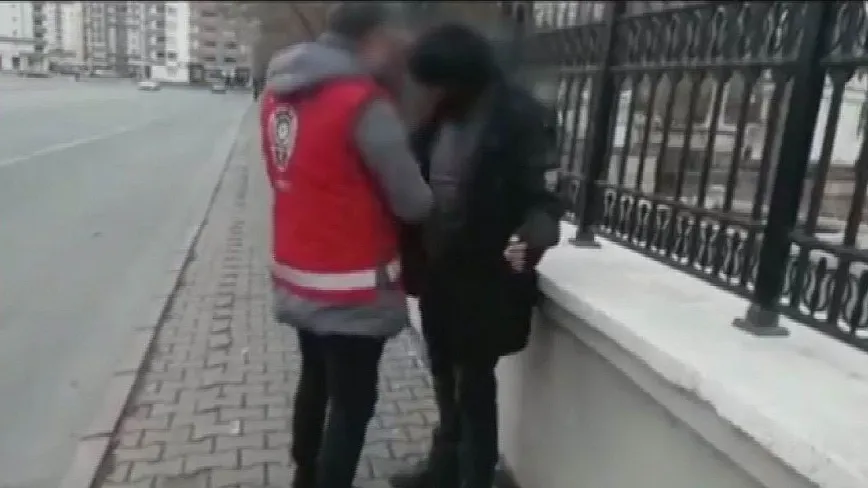 Okul önlerinde uygulama! Uyuşturucu ele geçirildi!